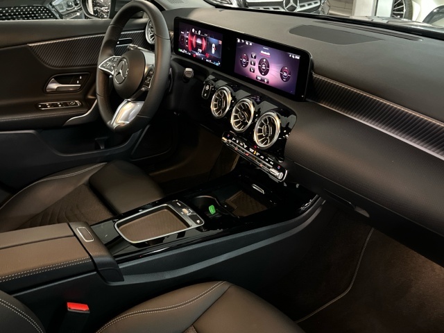 Mercedes-Benz Clase A 180 100 kW (136 CV)