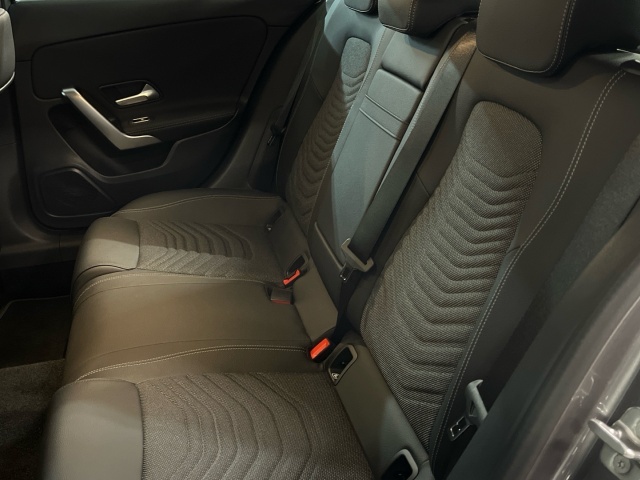 Mercedes-Benz Clase A 180 100 kW (136 CV)