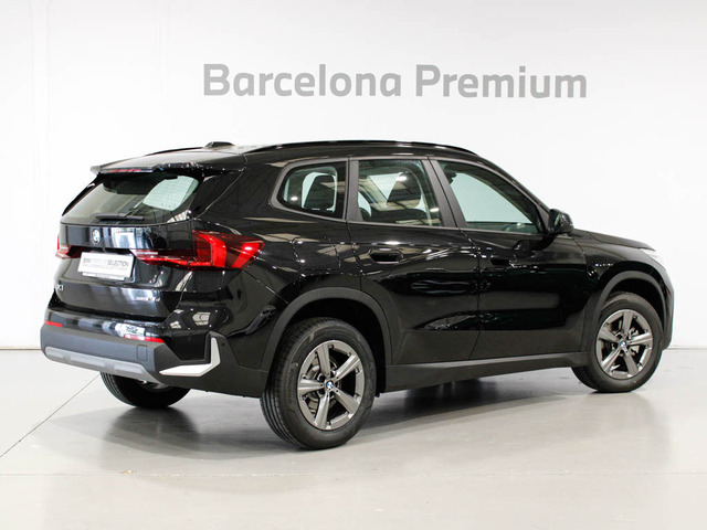 BMW X1 sDrive18d color Negro. Año 2025. 110KW(150CV). Diésel. En concesionario Barcelona Premium -- GRAN VIA de Barcelona