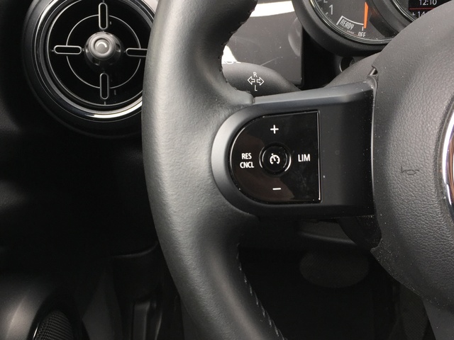 fotoG 21 del MINI MINI 5 Puertas Cooper 100 kW (136 CV) 136cv Gasolina del 2021 en Cantabria