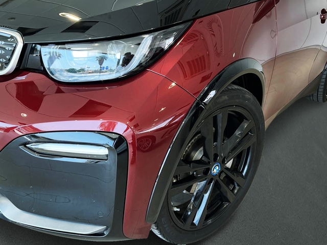 BMW i3 S 120Ah color Rojo. Año 2022. 135KW(184CV). Eléctrico. En concesionario BMW Marcos Automoción de Valencia