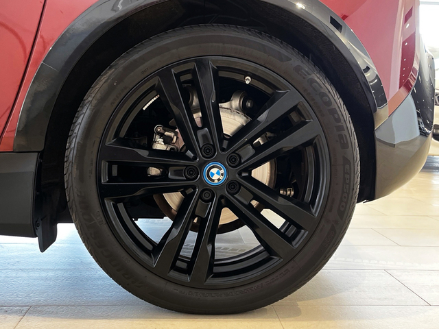 BMW i3 S 120Ah color Rojo. Año 2022. 135KW(184CV). Eléctrico. En concesionario BMW Marcos Automoción de Valencia