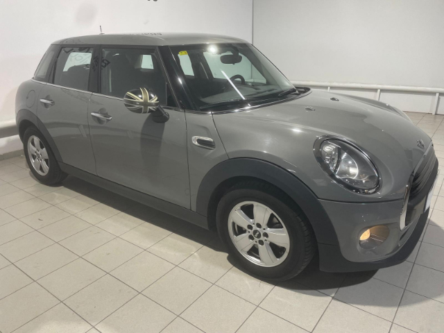 fotoG 10 del MINI MINI 5 Puertas One D 70 kW (95 CV) 95cv Diésel del 2018 en Alicante