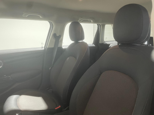 fotoG 24 del MINI MINI 5 Puertas One D 70 kW (95 CV) 95cv Diésel del 2018 en Alicante