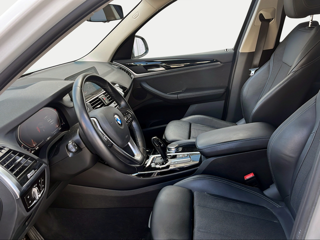 BMW X3 xDrive20d color Blanco. Año 2021. 140KW(190CV). Diésel. En concesionario Ilbira Motor | Granada de Granada