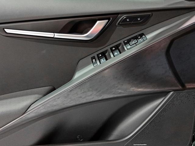 Foto 20 Kia e-Niro Emotion (Long Range) 150 kW (204 CV)