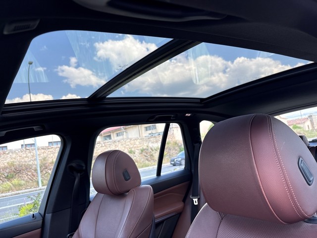 BMW X5 xDrive30d color Azul. Año 2019. 195KW(265CV). Diésel. En concesionario BMW Avilcar Ávila de Ávila