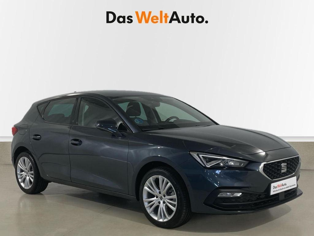 SEAT León 1.5 eTSI en Barcelona