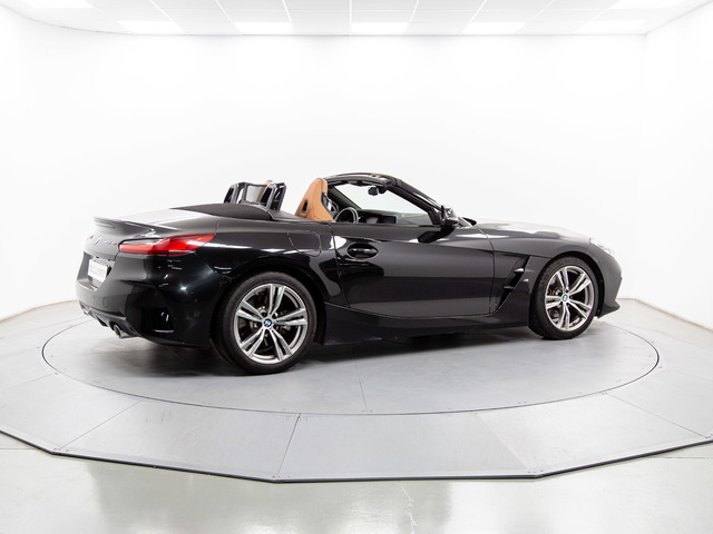 BMW Z4 sDrive20i Cabrio color Negro. Año 2024. 145KW(197CV). Gasolina. En concesionario Móvil Begar Alicante de Alicante