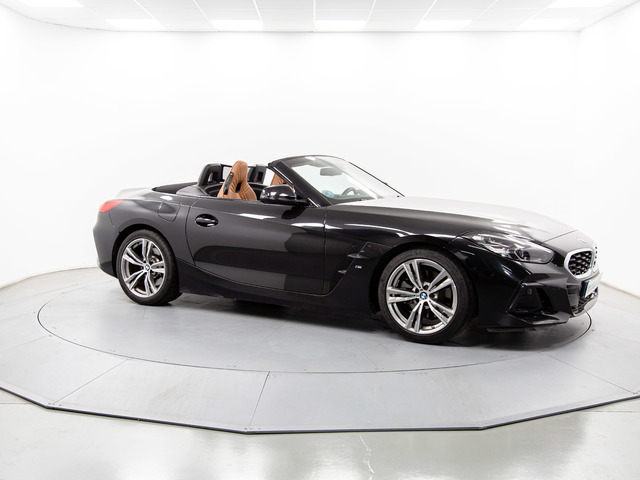 BMW Z4 sDrive20i Cabrio color Negro. Año 2024. 145KW(197CV). Gasolina. En concesionario Móvil Begar Alicante de Alicante