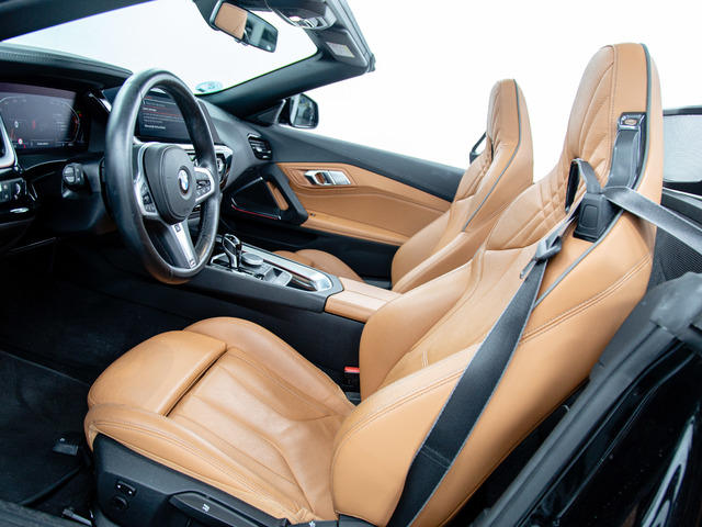 BMW Z4 sDrive20i Cabrio color Negro. Año 2024. 145KW(197CV). Gasolina. En concesionario Móvil Begar Alicante de Alicante