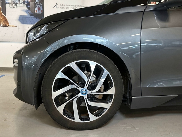BMW i3 120Ah color Gris. Año 2022. 125KW(170CV). Eléctrico. En concesionario Triocar Gijón (Bmw y Mini) de Asturias
