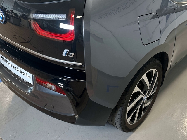 BMW i3 120Ah color Gris. Año 2022. 125KW(170CV). Eléctrico. En concesionario Triocar Gijón (Bmw y Mini) de Asturias