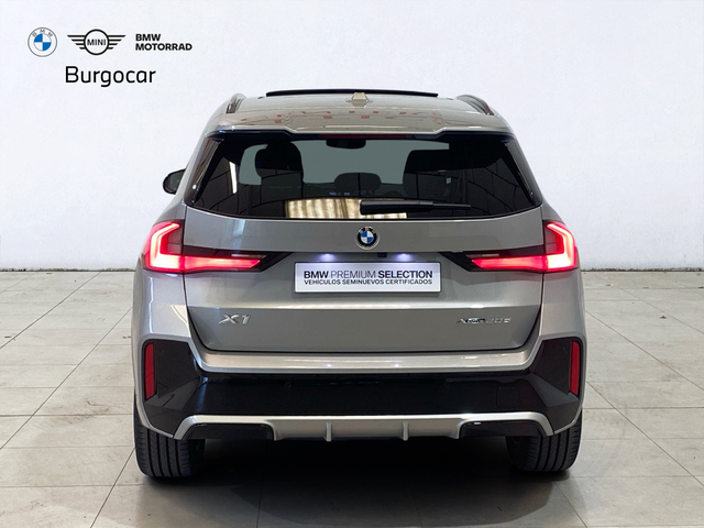 BMW X1 xDrive20d color Gris Plata. Año 2024. 120KW(163CV). Diésel. En concesionario Burgocar (Bmw y Mini) de Burgos