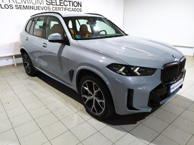 BMW X5 xDrive40d color Gris. Año 2024. 259KW(352CV). Diésel. En concesionario Hispamovil Elche de Alicante
