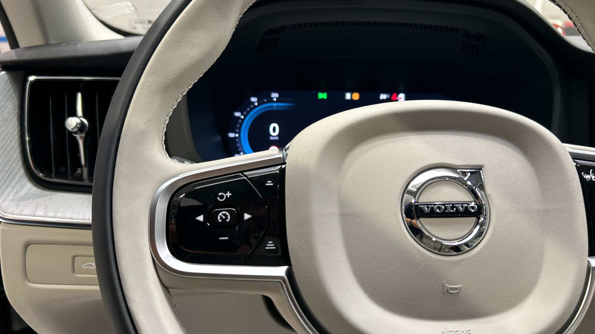 Volvo XC60 Km0 73230125 - 16 Volvo XC60 Km0 73230125 - 16