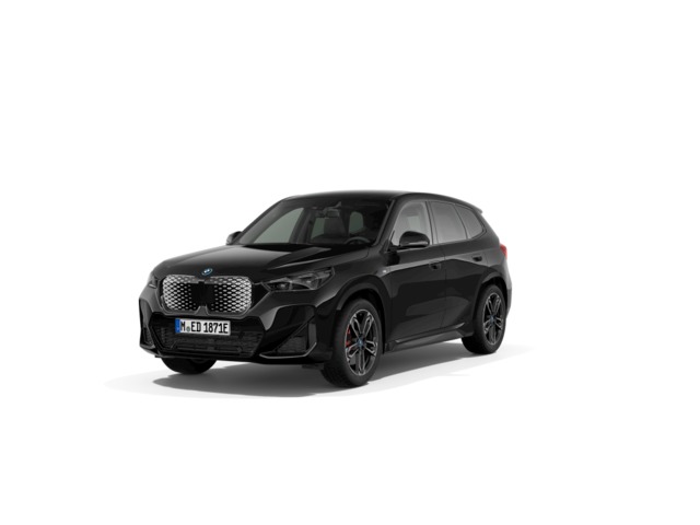 BMW iX1 xDrive30 color Negro. Año 2025. 230KW(313CV). Eléctrico. En concesionario Motor Munich - Terrassa - VO de Barcelona