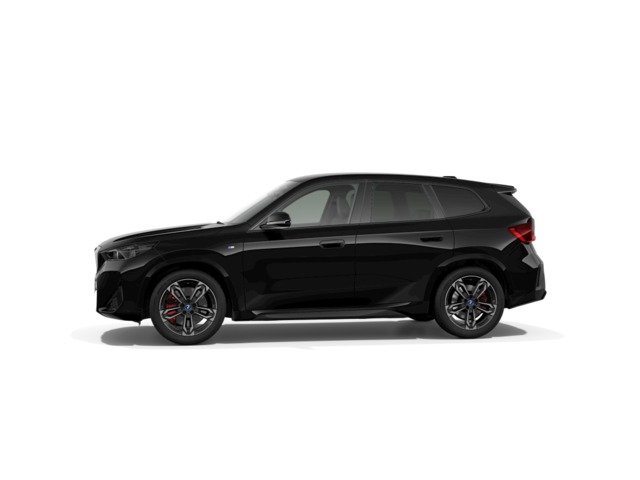 BMW iX1 xDrive30 color Negro. Año 2025. 230KW(313CV). Eléctrico. En concesionario Motor Munich - Terrassa - VO de Barcelona