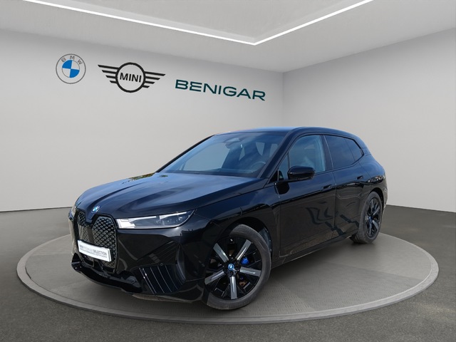 BMW iX xDrive40 color Negro. Año 2022. 240KW(326CV). Eléctrico. En concesionario GANDIA Automoviles Fersan, S.A. de Valencia