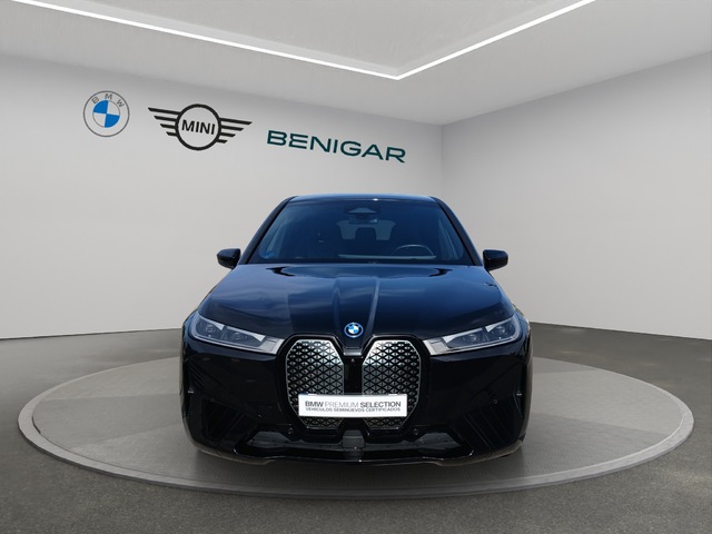 BMW iX xDrive40 color Negro. Año 2022. 240KW(326CV). Eléctrico. En concesionario GANDIA Automoviles Fersan, S.A. de Valencia