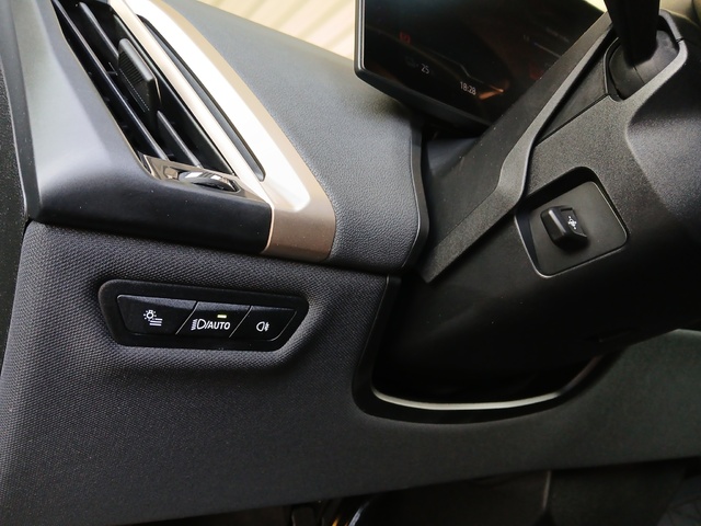 BMW iX xDrive40 color Negro. Año 2022. 240KW(326CV). Eléctrico. En concesionario GANDIA Automoviles Fersan, S.A. de Valencia
