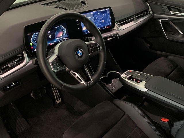 BMW X1 sDrive20d color Negro. Año 2024. 120KW(163CV). Diésel. En concesionario Celtamotor Lalín de Pontevedra