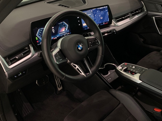BMW X1 sDrive20d color Negro. Año 2024. 120KW(163CV). Diésel. En concesionario Celtamotor Lalín de Pontevedra
