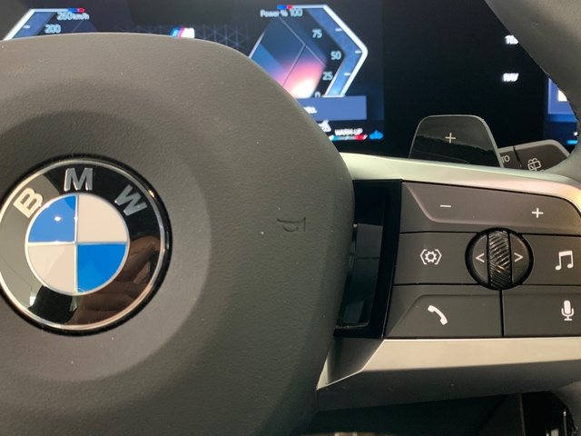 BMW X1 sDrive20d color Negro. Año 2024. 120KW(163CV). Diésel. En concesionario Celtamotor Lalín de Pontevedra