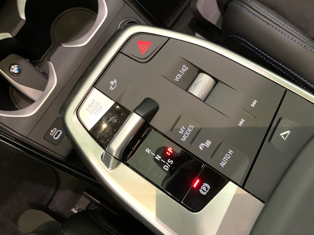 BMW X1 sDrive20d color Negro. Año 2024. 120KW(163CV). Diésel. En concesionario Celtamotor Lalín de Pontevedra