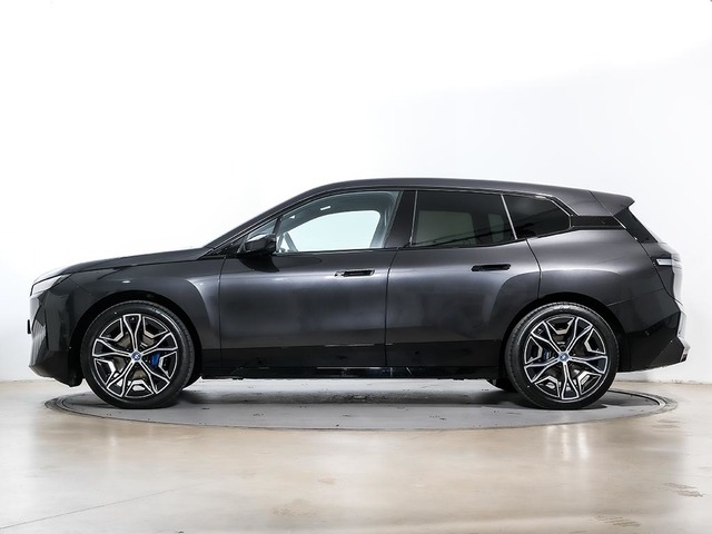 BMW iX xDrive40 color Gris. Año 2025. 240KW(326CV). Eléctrico. En concesionario Oliva Motor Tarragona de Tarragona