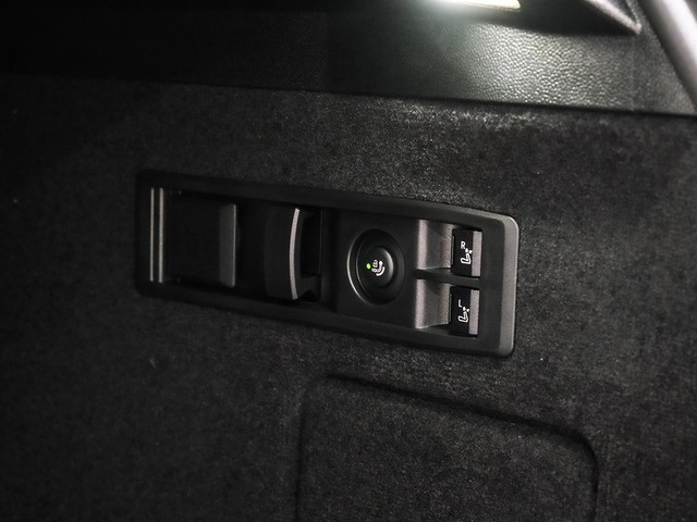 BMW iX xDrive40 color Gris. Año 2025. 240KW(326CV). Eléctrico. En concesionario Oliva Motor Tarragona de Tarragona
