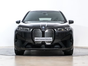 Fotos de BMW iX xDrive40 color Gris. Año 2025. 240KW(326CV). Eléctrico. En concesionario Oliva Motor Tarragona de Tarragona