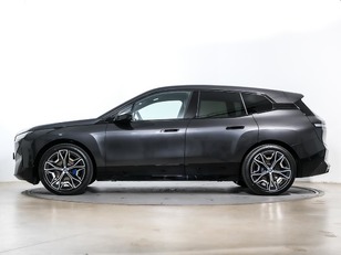 Fotos de BMW iX xDrive40 color Gris. Año 2025. 240KW(326CV). Eléctrico. En concesionario Oliva Motor Tarragona de Tarragona