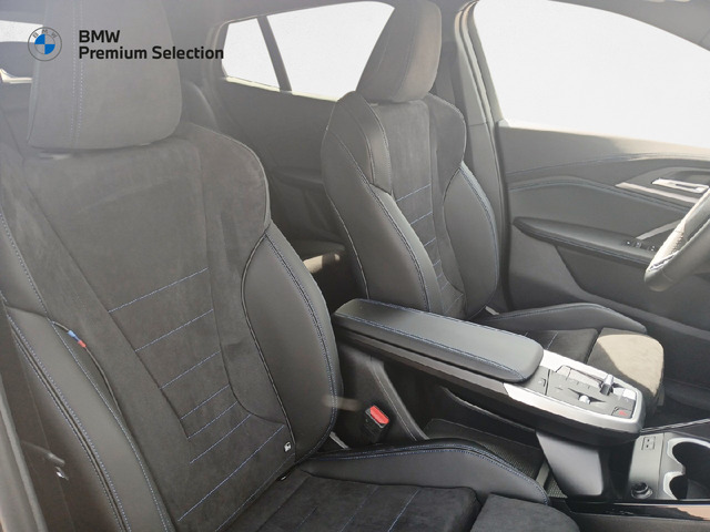 BMW iX2 eDrive20 color Negro. Año 2025. 150KW(204CV). Eléctrico. En concesionario Adler Motor S.L. TOLEDO de Toledo