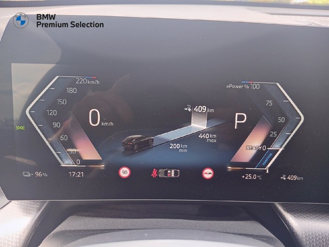 BMW iX2 eDrive20 color Negro. Año 2025. 150KW(204CV). Eléctrico. En concesionario Adler Motor S.L. TOLEDO de Toledo