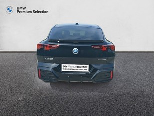 BMW iX2 eDrive20 color Negro. Año 2025. 150KW(204CV). Eléctrico. En concesionario Adler Motor S.L. TOLEDO de Toledo
