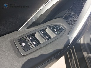 BMW iX2 eDrive20 color Negro. Año 2025. 150KW(204CV). Eléctrico. En concesionario Adler Motor S.L. TOLEDO de Toledo