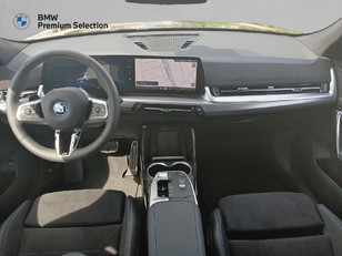BMW iX2 eDrive20 color Negro. Año 2025. 150KW(204CV). Eléctrico. En concesionario Adler Motor S.L. TOLEDO de Toledo