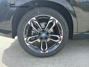 BMW iX2 eDrive20 color Negro. Año 2025. 150KW(204CV). Eléctrico. En concesionario Adler Motor S.L. TOLEDO de Toledo