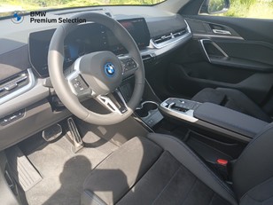 BMW iX2 eDrive20 color Negro. Año 2025. 150KW(204CV). Eléctrico. En concesionario Adler Motor S.L. TOLEDO de Toledo