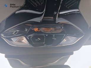 BMW iX2 eDrive20 color Negro. Año 2025. 150KW(204CV). Eléctrico. En concesionario Adler Motor S.L. TOLEDO de Toledo