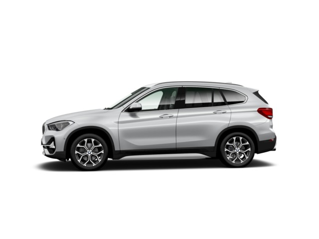 BMW X1 sDrive16d color Gris Plata. Año 2021. 85KW(116CV). Diésel. En concesionario Caetano Cuzco, Alcalá de Madrid
