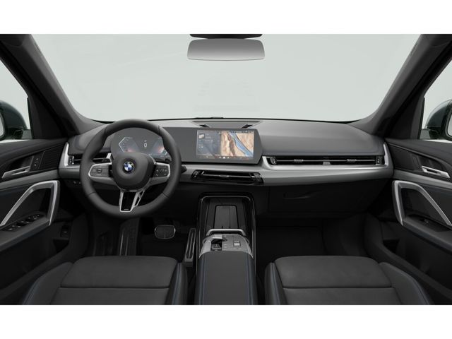 BMW X1 sDrive18i color Gris. Año 2024. 100KW(136CV). Gasolina. En concesionario Proa Premium Ibiza de Baleares