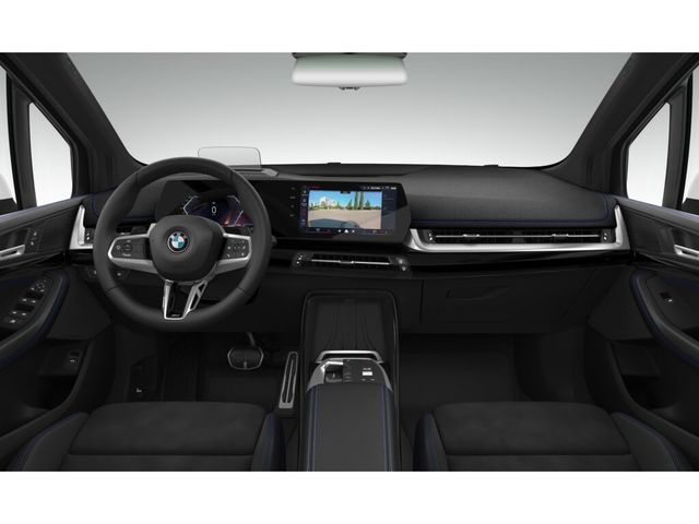 BMW Serie 2 220i Active Tourer color Blanco. Año 2024. 125KW(170CV). Gasolina. En concesionario Movilnorte El Carralero de Madrid