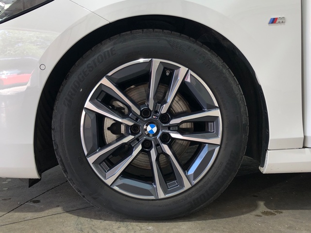 BMW Serie 2 220i Active Tourer color Blanco. Año 2024. 125KW(170CV). Gasolina. En concesionario Movilnorte El Carralero de Madrid