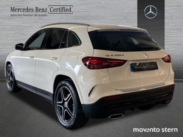 Mercedes-Benz GLA 200 D - 4