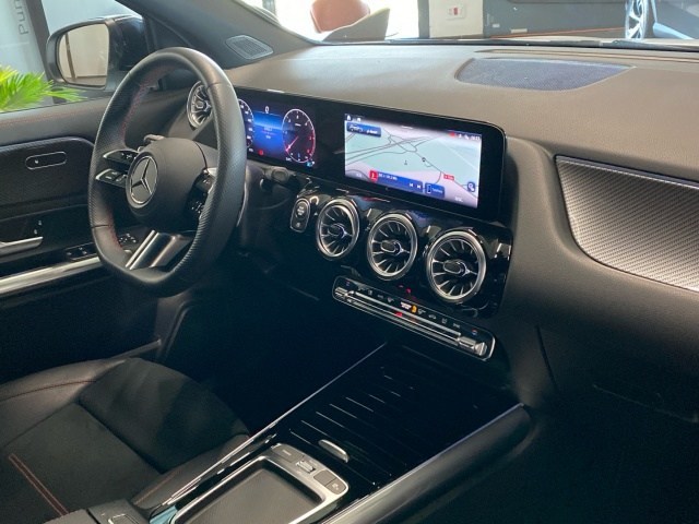 Mercedes-Benz GLA 200 D - 10