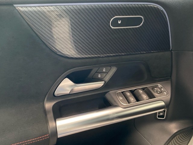 Mercedes-Benz GLA 200 D - 17