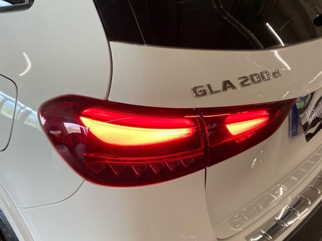 Mercedes-Benz GLA 200 D - 18