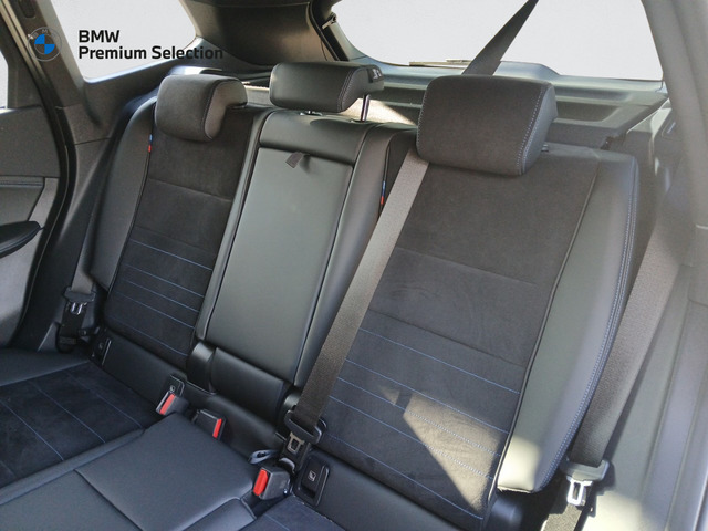 BMW X1 sDrive18d color Azul. Año 2024. 110KW(150CV). Diésel. En concesionario Adler Motor S.L. TOLEDO de Toledo